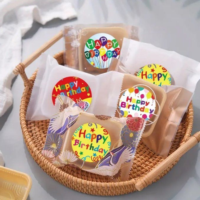 Lot de 8 étiquettes rondes adhésives anniversaire 2.5cm