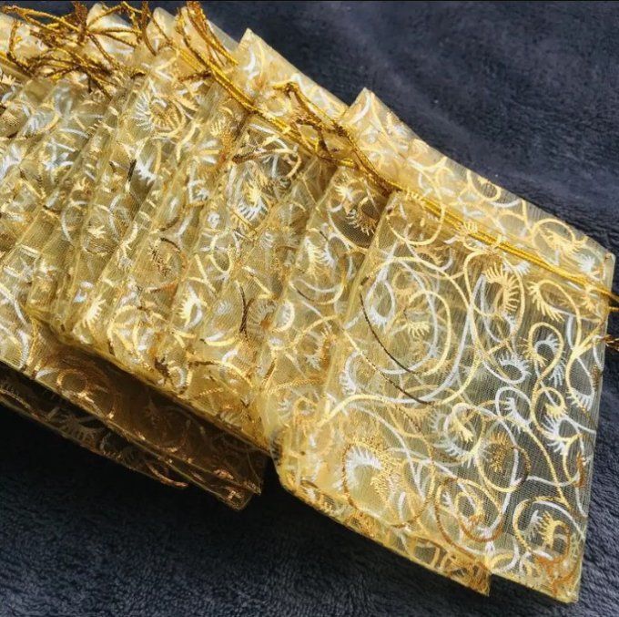 Sac organza arabesque d'or 10x12cm